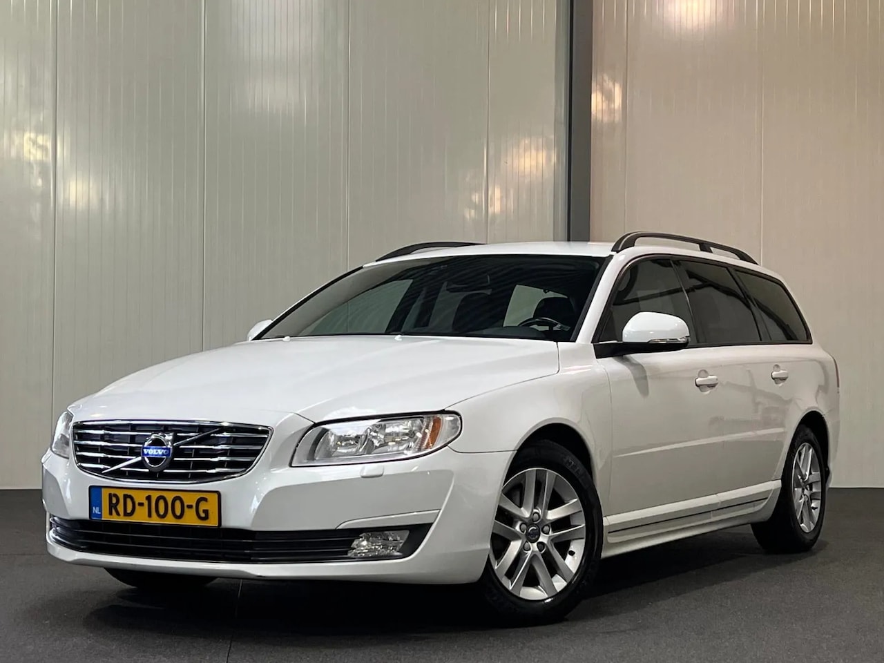 Volvo V70 - D2 Automaat [ historie compleet ] 1.6 D2 Momentum - AutoWereld.nl