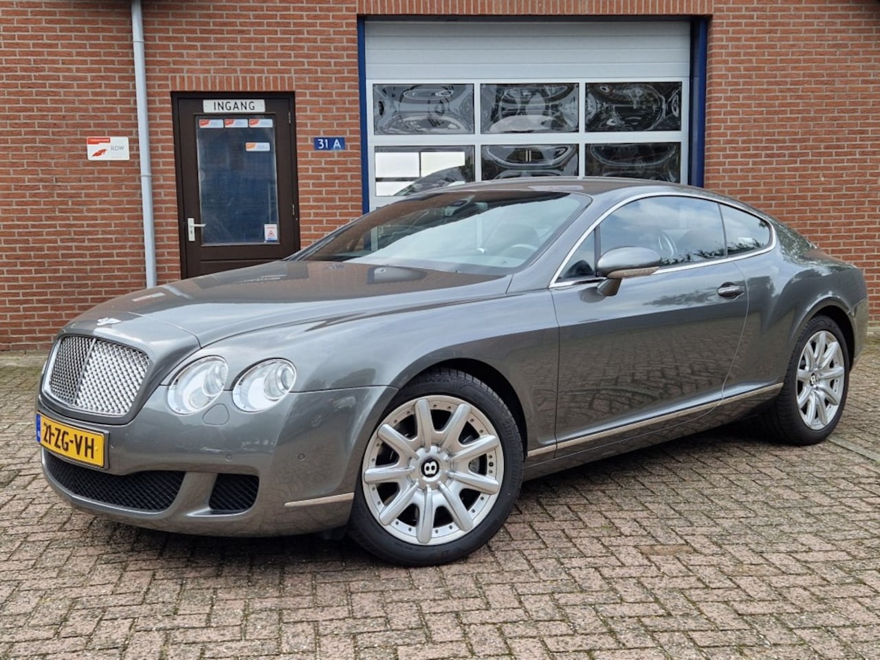 Bentley Continental - GT 6.0 W12 560 Pk Aut. Originele NL-auto Dealer onderhouden - AutoWereld.nl