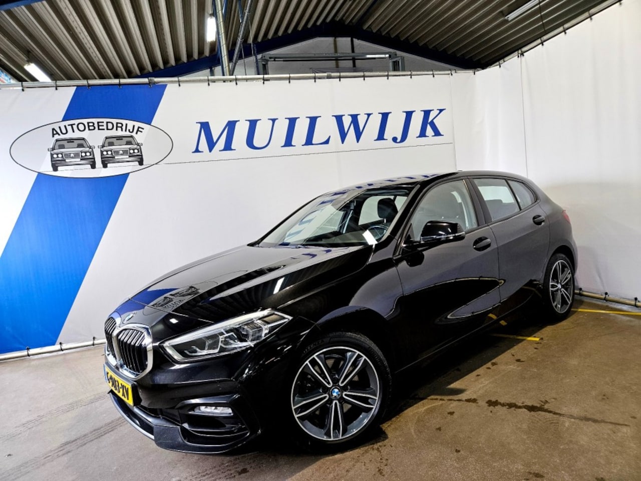 BMW 1-serie - 118i Executive Edition / Navi / Full LED / NL Auto - AutoWereld.nl