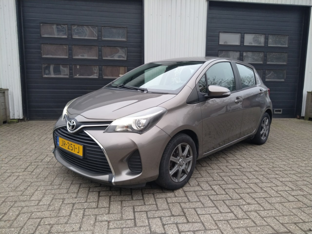 Toyota Yaris - 1.0 VVT-i Aspiration 1e eigenaar - AutoWereld.nl