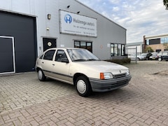 Opel Kadett - |5 deurs| KM:59.248 KOTC485