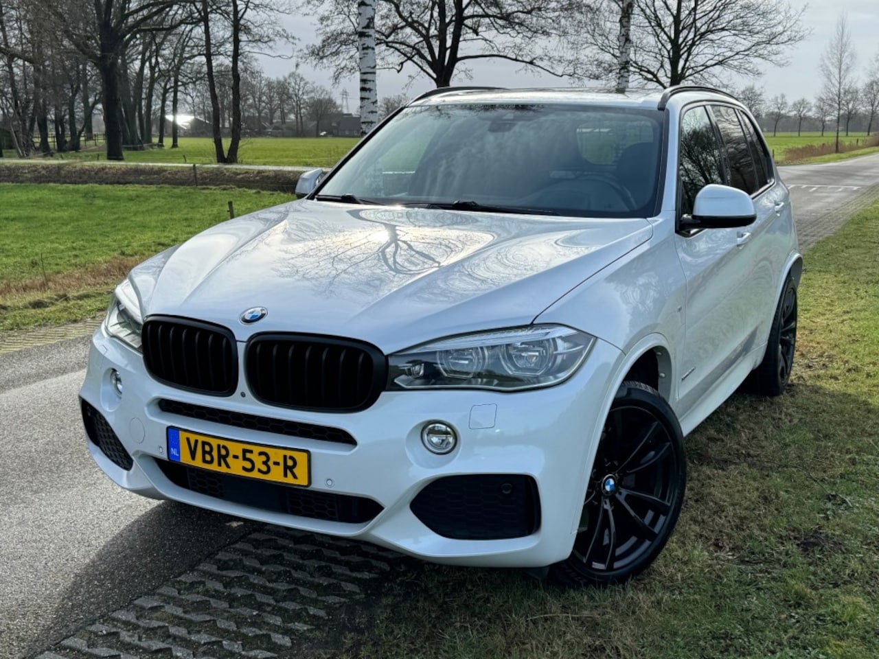 BMW X5 - XDRIVE30D / MSPORT / SOFTCLOSE / PANO / 2019 / GRIJS KENTEKEN - AutoWereld.nl