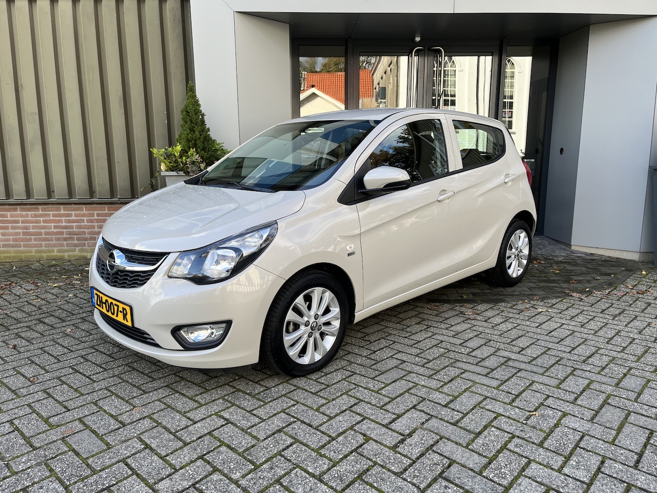 Opel Karl - 1.0 ecoFLEX 120 Jaar Edition | Airco |  Cruise controle | PDC | LM velgen | Trekhaak | - AutoWereld.nl