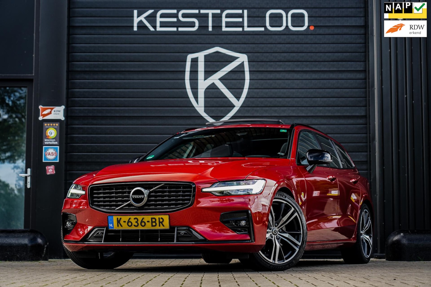 Volvo V60 - 2.0 T4 R-Design TREKHAAK/PANO/INTELLISAFE/LEDER/ACC - AutoWereld.nl