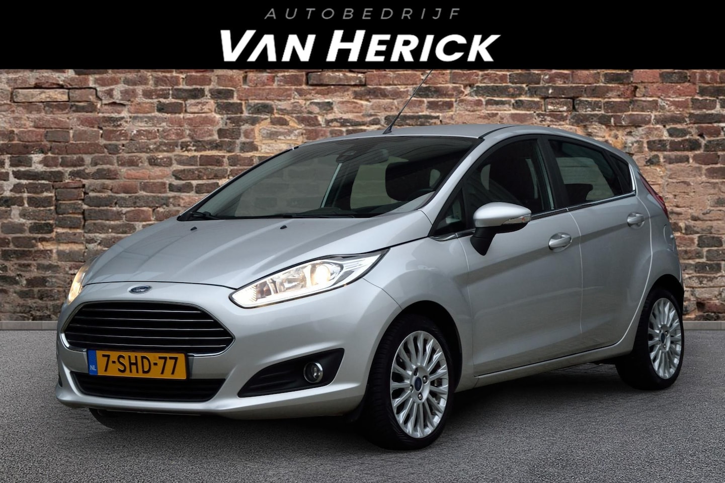 Ford Fiesta - 1.0 EcoBoost Titanium 5-Deurs | Cruise | Clima | Parkeersensoren - AutoWereld.nl