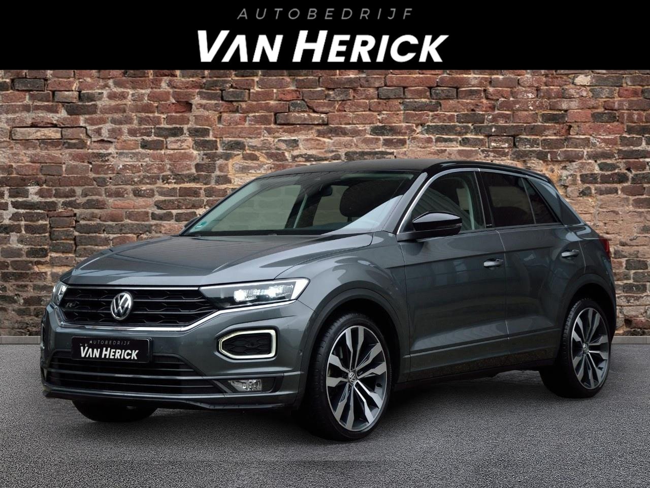 Volkswagen T-Roc - 1.5 TSI R-line 150PK! Automaat | Navi | ACC | Clima | 19-Inch - AutoWereld.nl