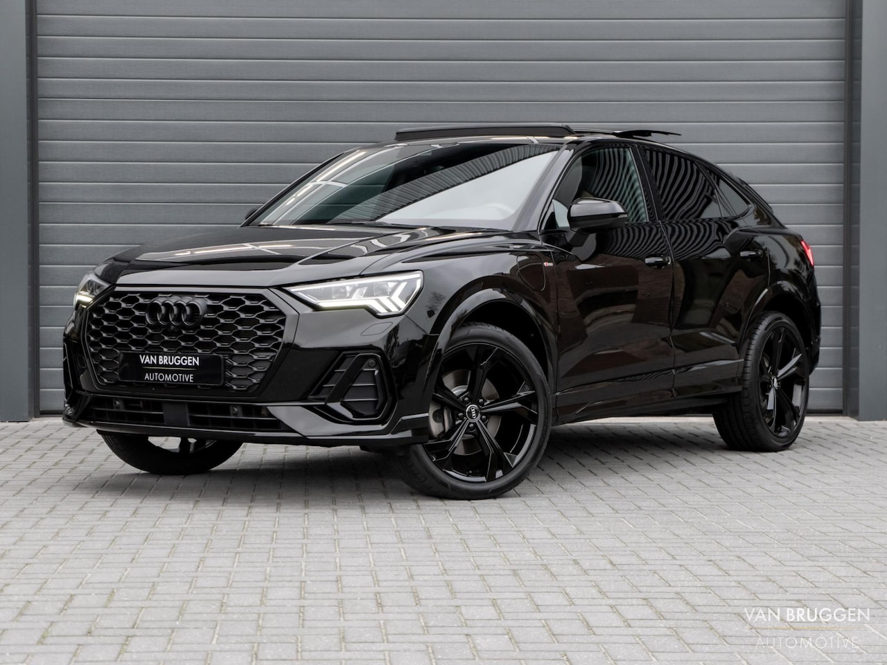 Audi Q3 Sportback - 45 TFSI E S-Line Pano 360 Sfeer E-Stoelen 20" CarPlay BTW - AutoWereld.nl