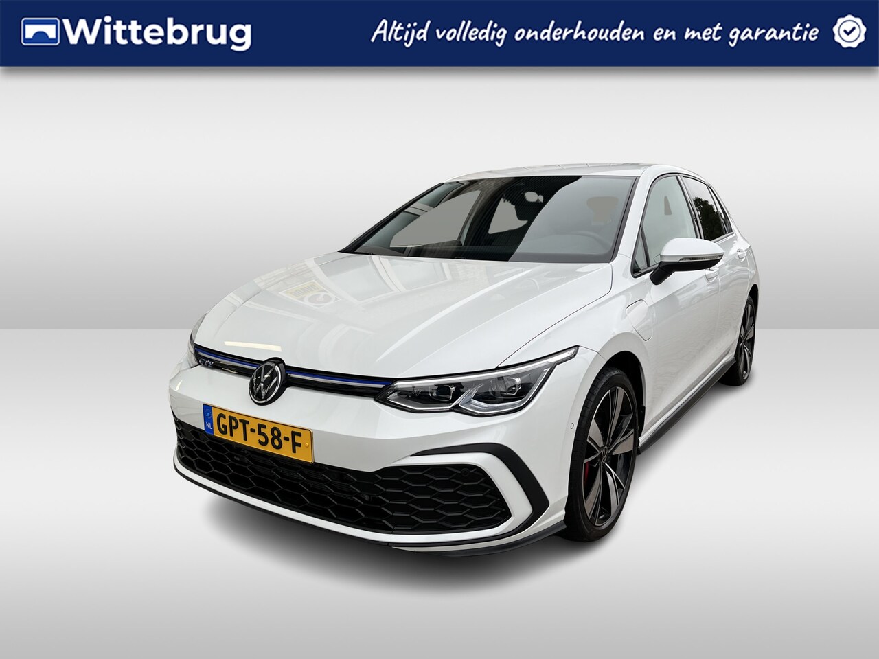 Volkswagen Golf - 1.4 eHybrid GTE / AUTOMAAT/ 245 PK/ CAMERA/ PARK. SENSOREN/ MATRIX/ DODE HOEK/ LEDEREN MEM - AutoWereld.nl