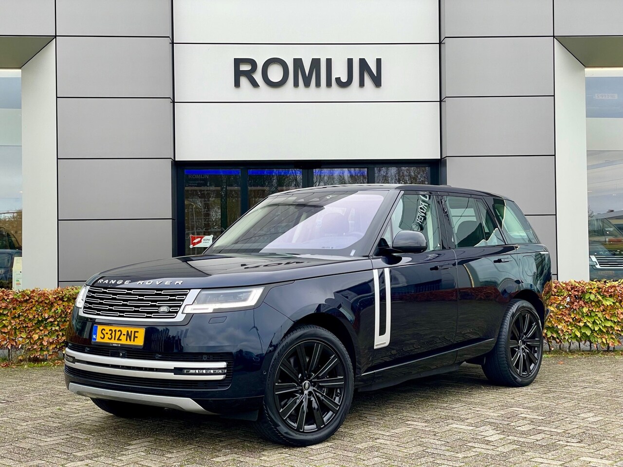 Land Rover Range Rover - 3.0 P510e Autobiography PHEV ELEC. TREKHAAK PARK ASSIST - AutoWereld.nl