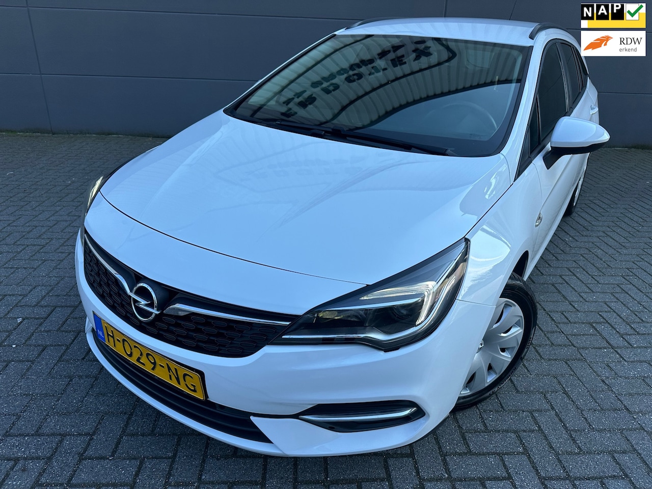 Opel Astra Sports Tourer - 1.2 Business*1 EIGNAAR*CRUISE*AIRCO*APK*NAP*PARK*REGEN SENSOREN - AutoWereld.nl