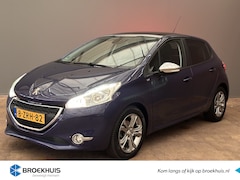 Peugeot 208 - 1.2 82PK Style Pack Plus | Panorama dak | Sensoren Achter | Navigatie | Donker Glas | Chro