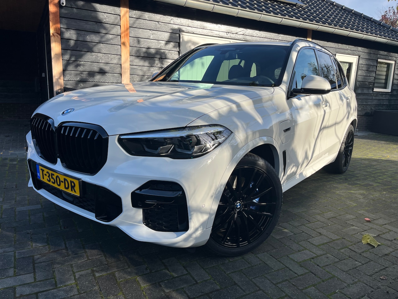 BMW X5 - 45e xDrive M-Sport High Executive - AutoWereld.nl