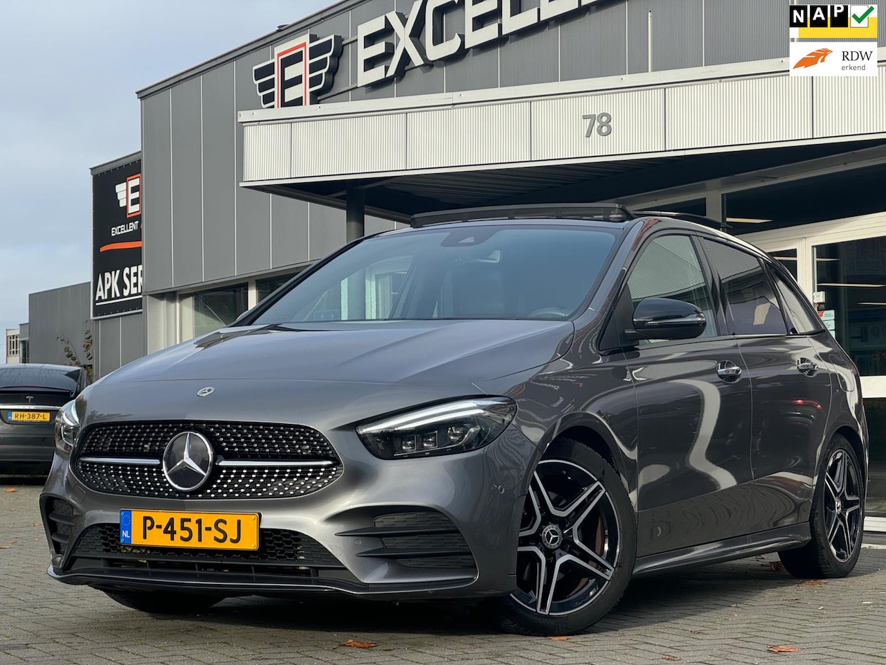 Mercedes-Benz B-klasse - 200 Business Solution AMG|Pano| Keyless|Ambi light - AutoWereld.nl