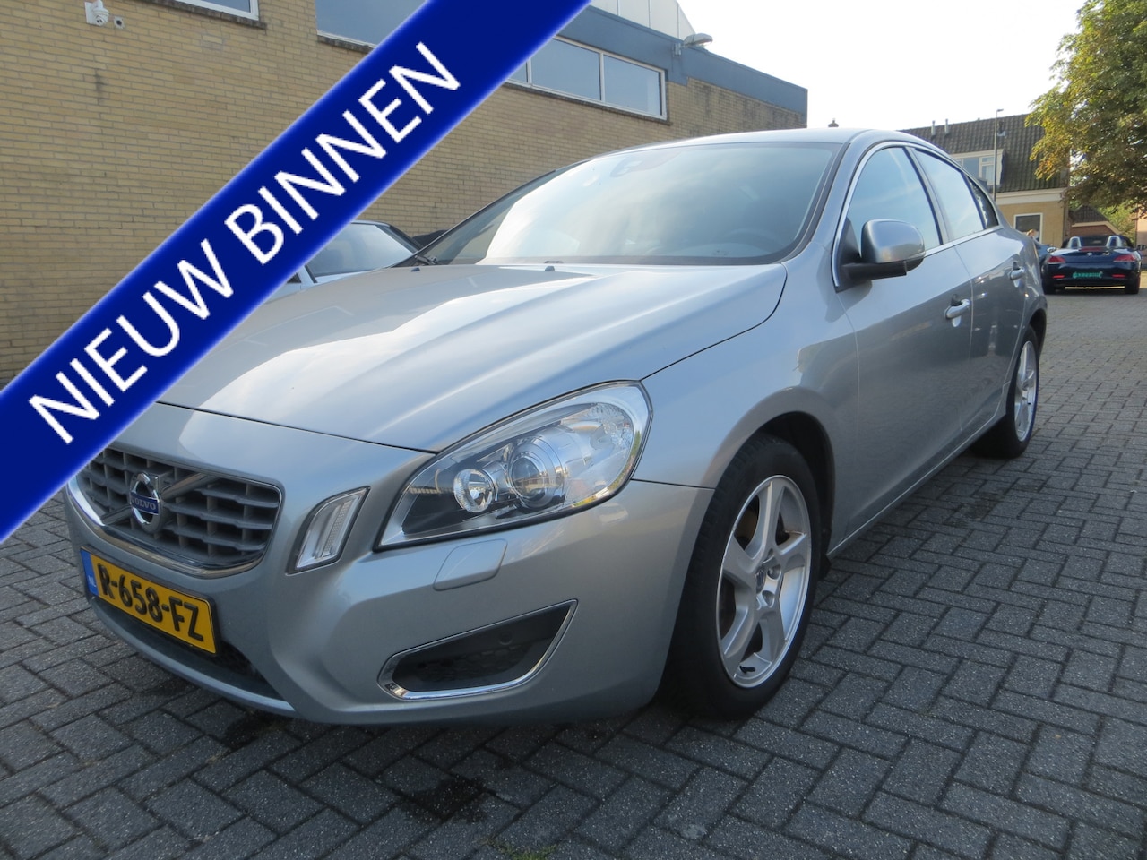 Volvo S60 - T5 AUTOMAAT/90.195KM/DEALER ONDERHOUD/GARANTIE! - AutoWereld.nl