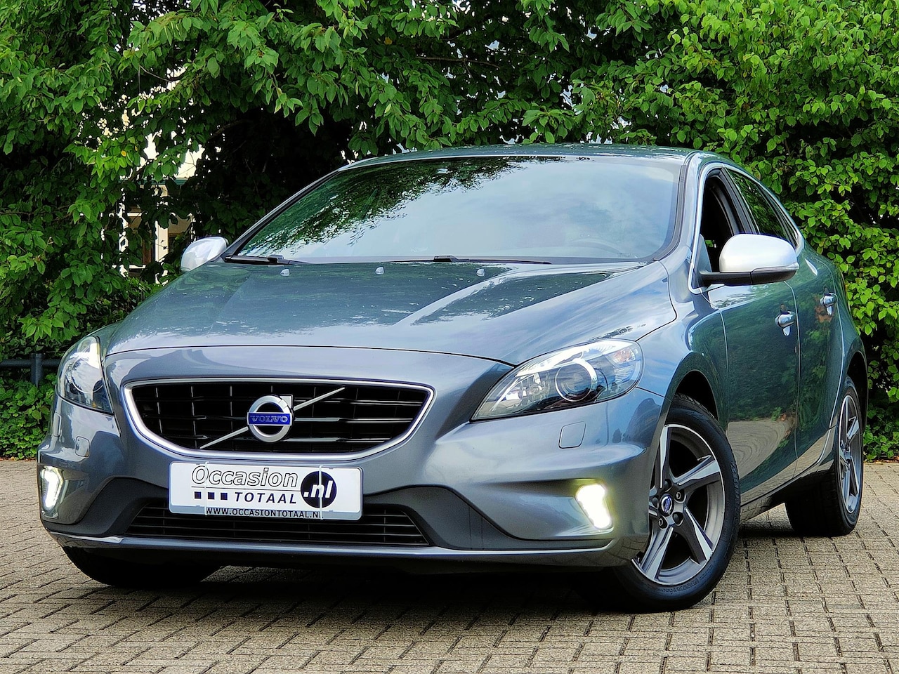 Volvo V40 - 2.0 D2 R-Design Business 2.0 D2 R-Design Business - AutoWereld.nl