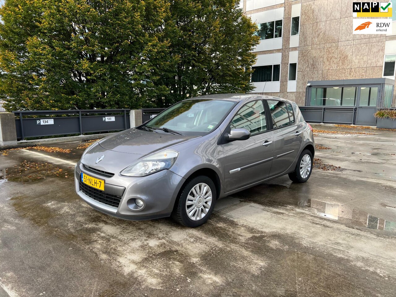 Renault Clio - 1.2 Collection Bj 2010 5drs Airco Cruise Navi NAP - AutoWereld.nl