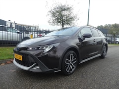 Toyota Corolla Touring Sports - 1.8 Hybrid 122pk CVT TREK Navigatie Multi Media NL-Auto