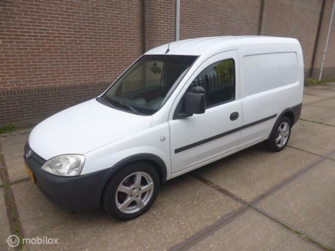 Opel Combo - 1.3 CDTi Business Plus 1.3 CDTi Business Plus - AutoWereld.nl