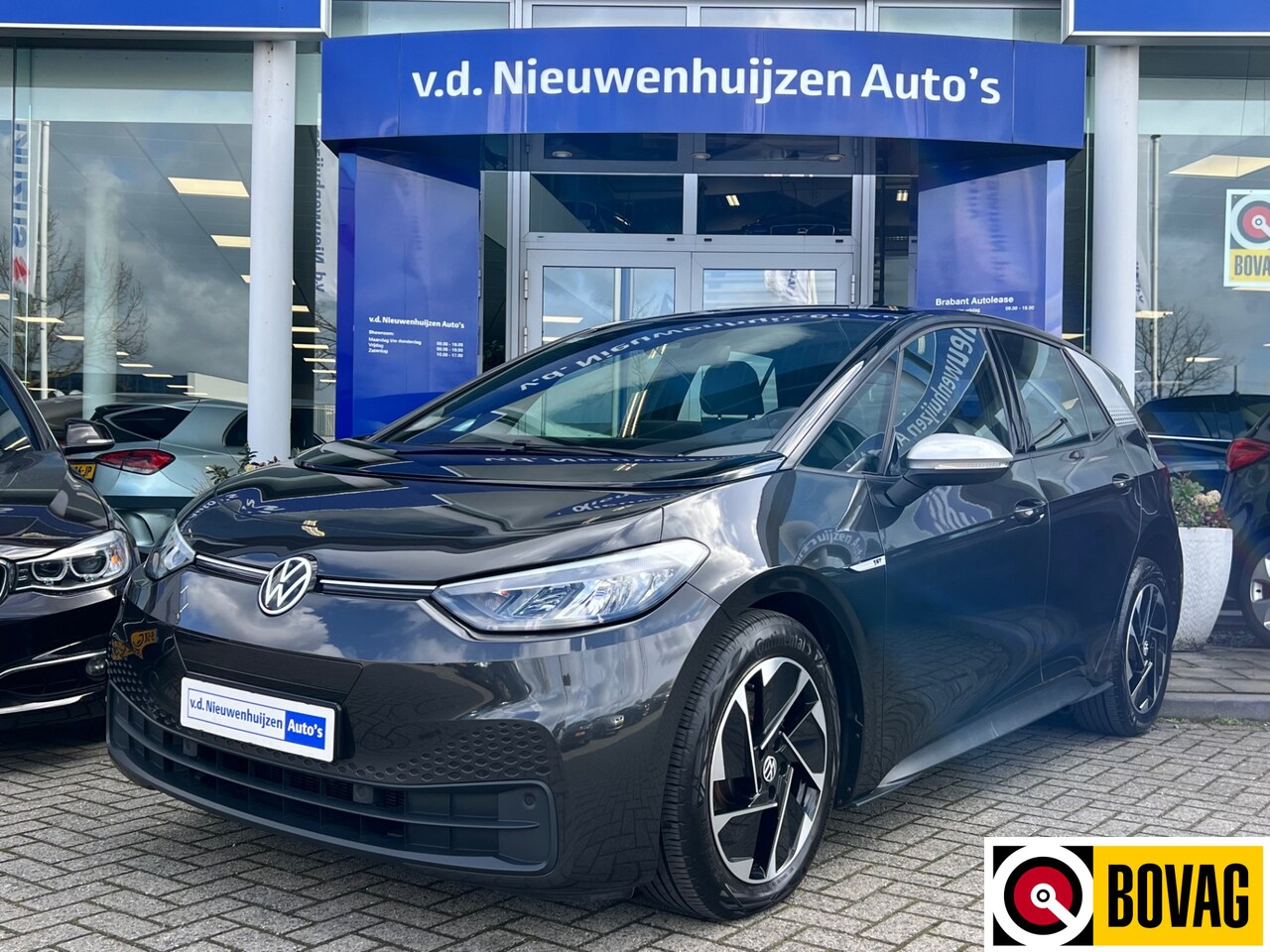 Volkswagen ID.3 - First 58 kWh € 4000,= AUTODROOM + SEPP SUBSIDIE Info Bas: 0492-588982 - AutoWereld.nl