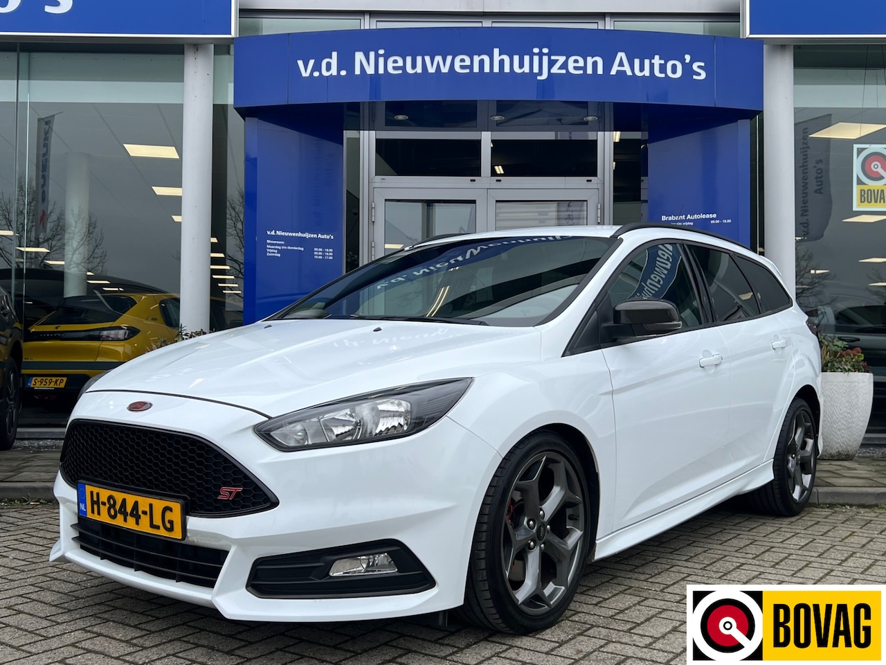 Ford Focus Wagon - 2.0 ST | Camera | DAB | Navi | info Bas 0492-588982 Info Bas: 0492-588982 Whatsapp: 049258 - AutoWereld.nl