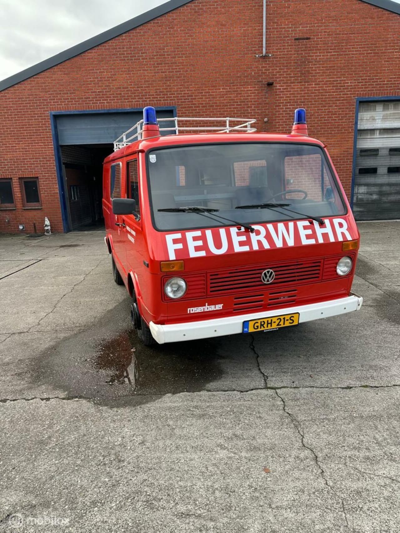 Volkswagen LT 35 - 1983 met slechts 24d km brandweer camper - AutoWereld.nl