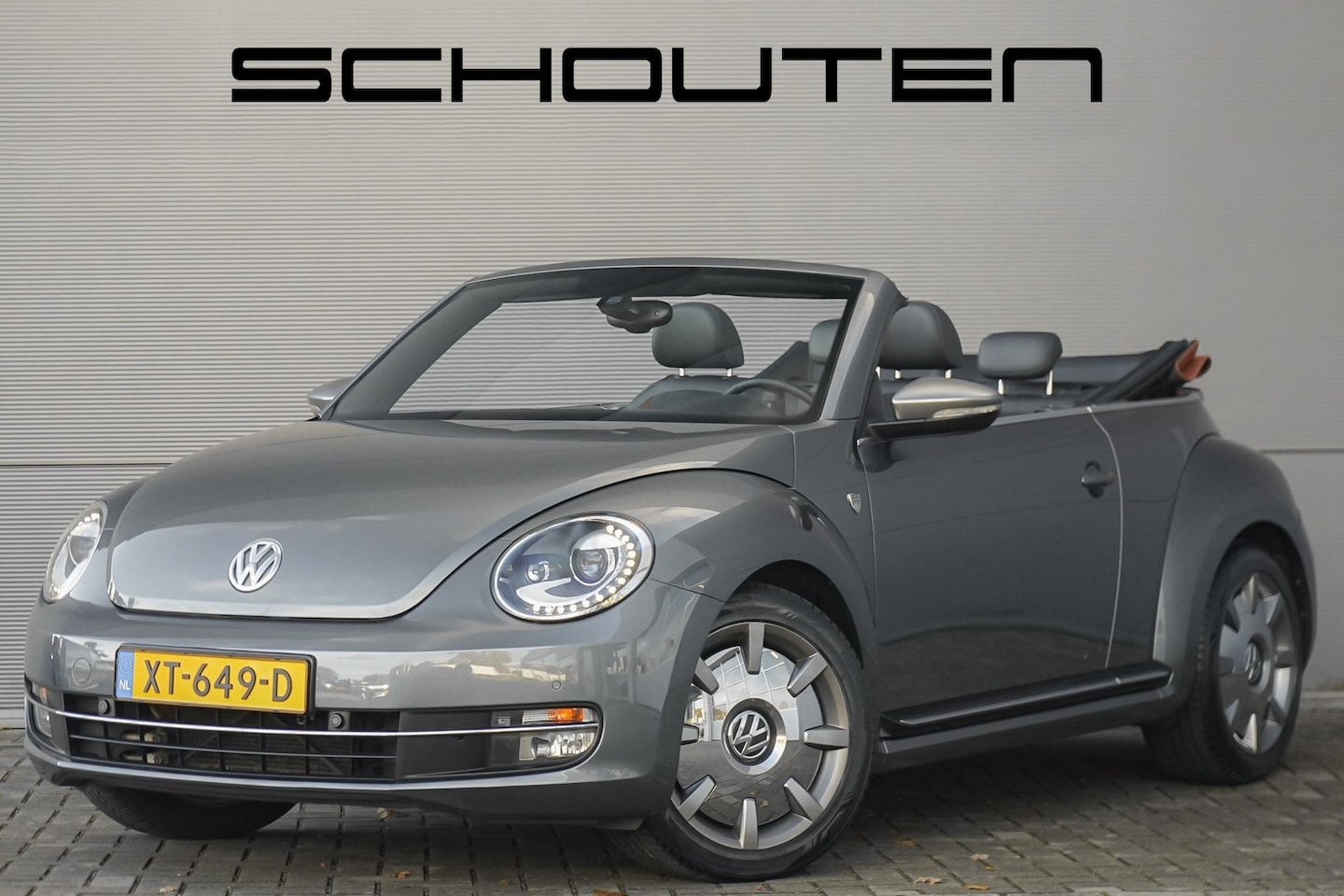 Volkswagen Beetle Cabriolet - 2.0 TSI Sport 221PK Karmann Edition Navi Stoelverwarming - AutoWereld.nl