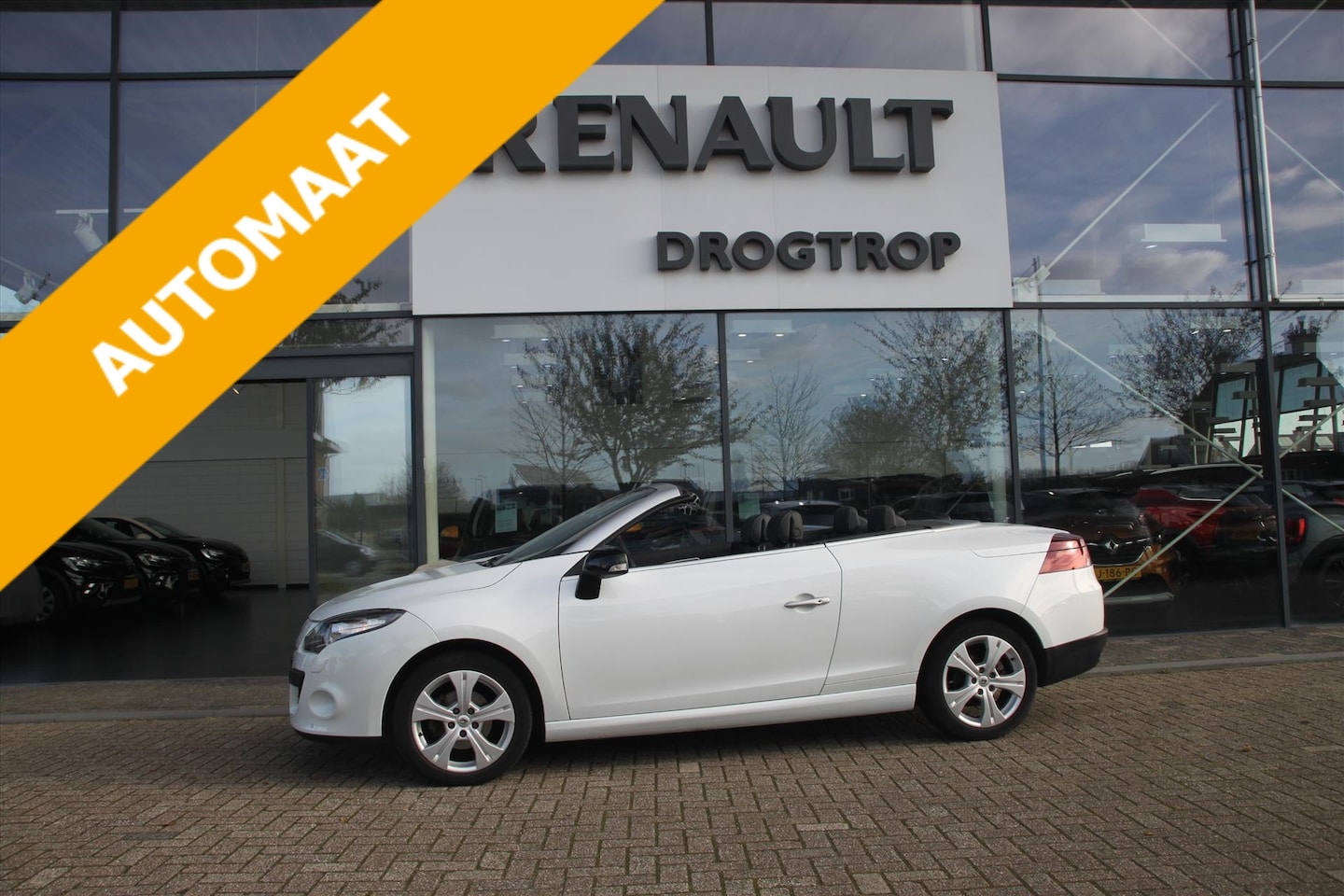 Renault Mégane Cabrio - 140PK-CABRIO-PRIVILEGE-AUTOM-95DKM-NAVI-PANODAK- - AutoWereld.nl