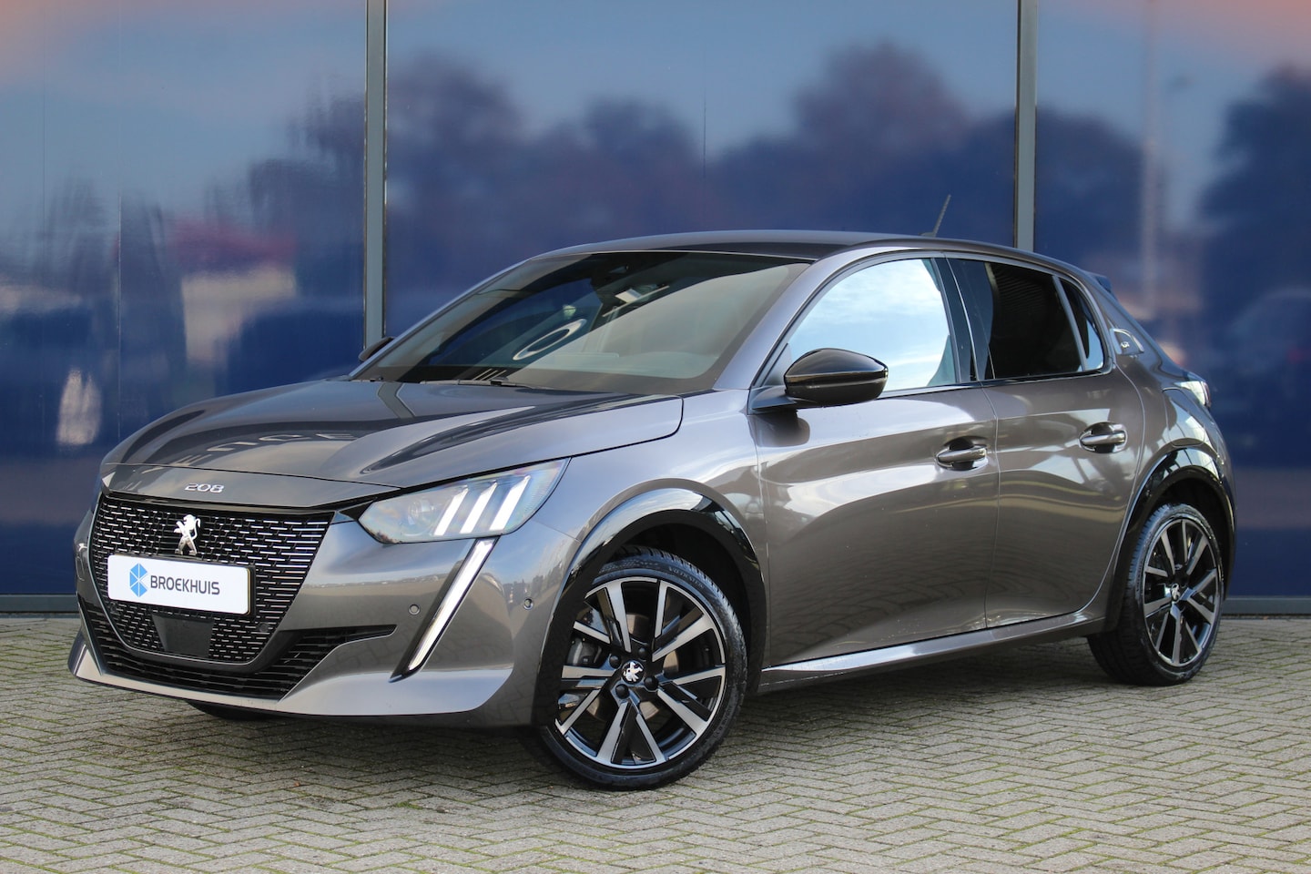 Peugeot 208 - 1.2 PureTech GT Pack | Leder-Alcantara | Adapt. Cruise C. | BLIS | Navi | Carplay | Full-L - AutoWereld.nl