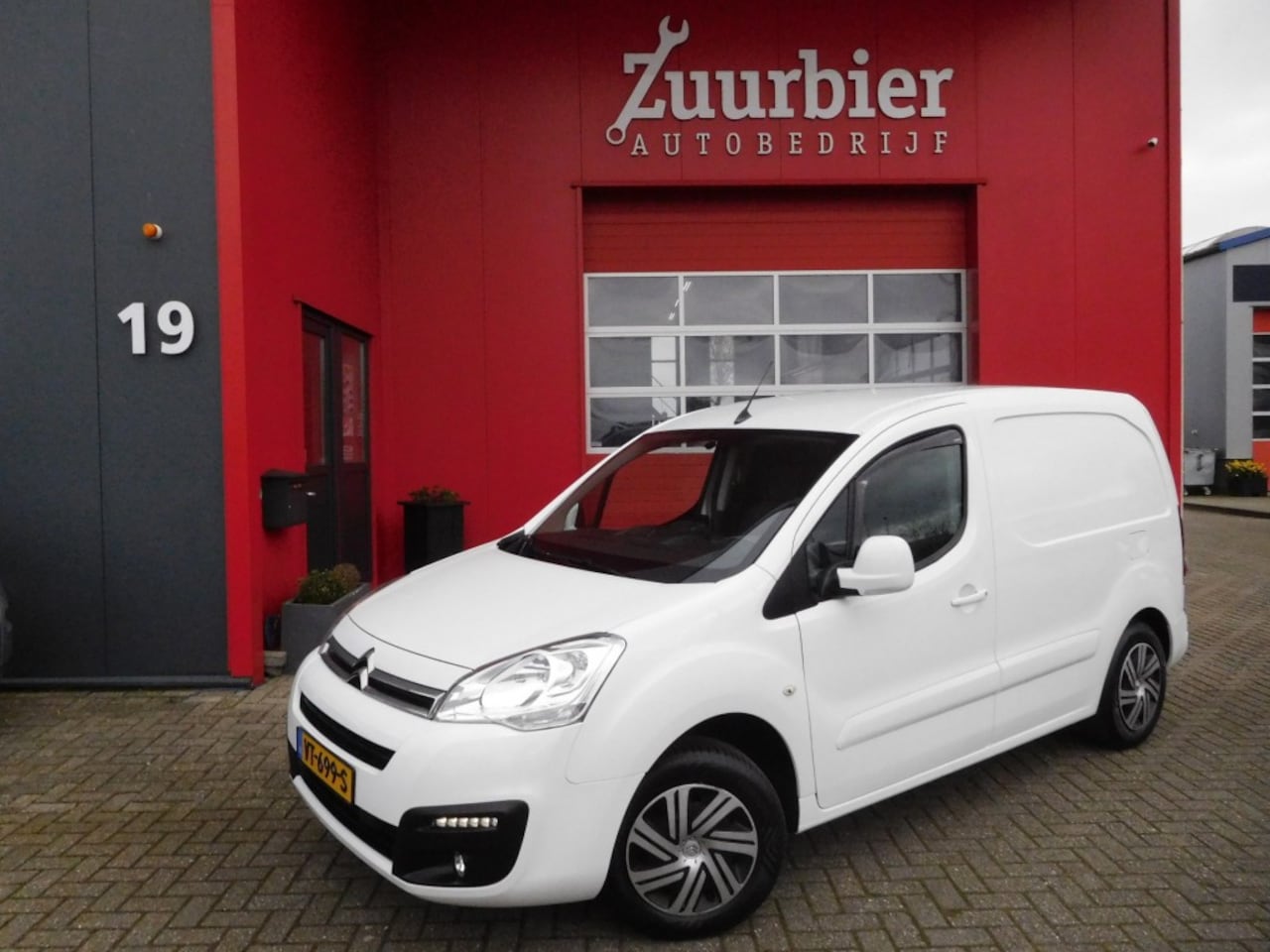 Citroën Berlingo - 1.6 BlueHDI 75 Business 1.6 BlueHDI 75 Business - AutoWereld.nl