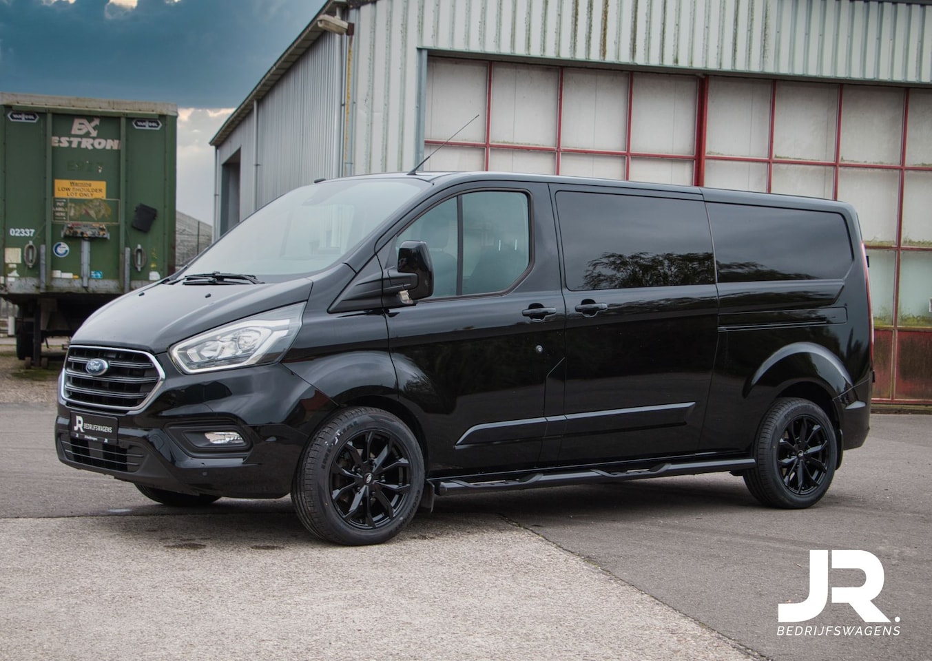 Ford Transit Custom - 320 2.0 TDCI L2H1 Limited DC Black Edition - AutoWereld.nl