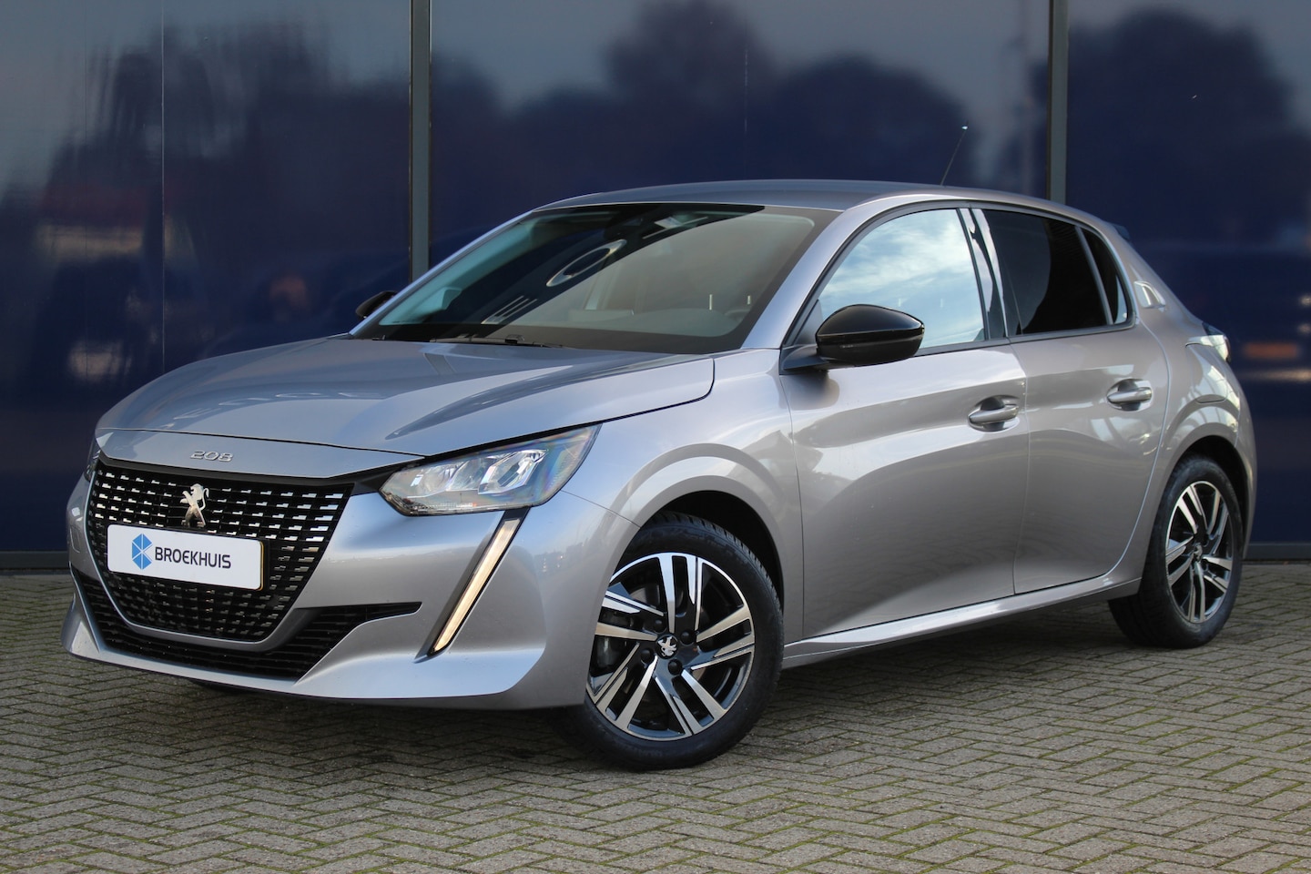 Peugeot 208 - 1.2 Allure 100 PK | Navi | LED | Climate & Cruise C. | CarPlay | Privacy Glass | 16" LMV | - AutoWereld.nl