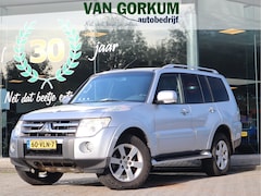 Mitsubishi Pajero - 3.2 DI-D Intense Side Window Van