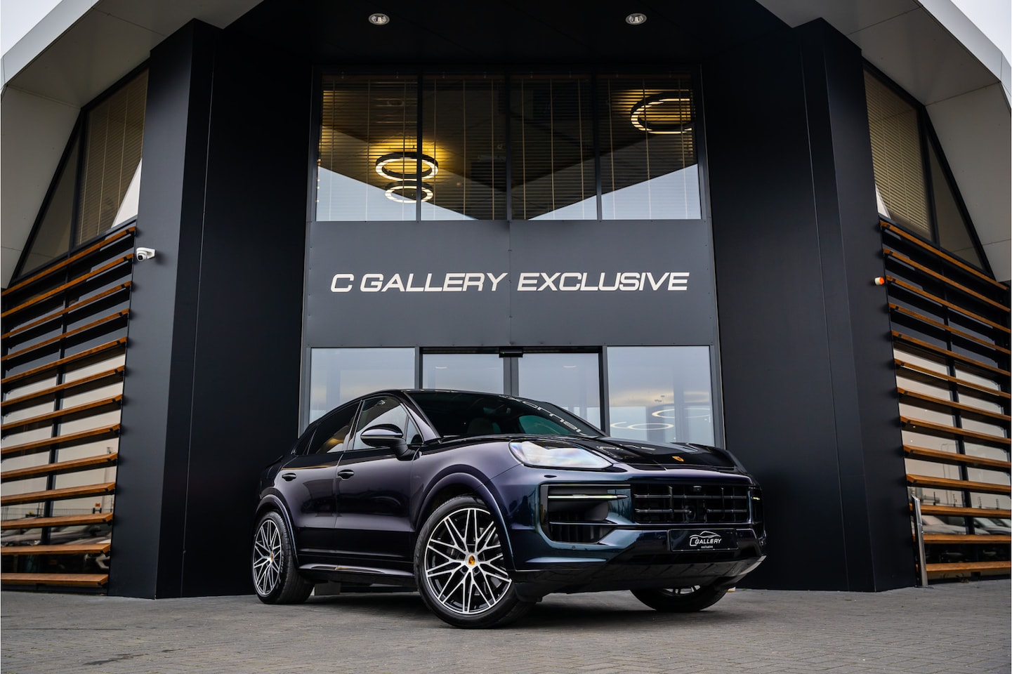 Porsche Cayenne Coupé - 3.0 E-Hybrid - Sport Chrono | Achteras best. l Panorama | Burmester l Luchtvering - AutoWereld.nl