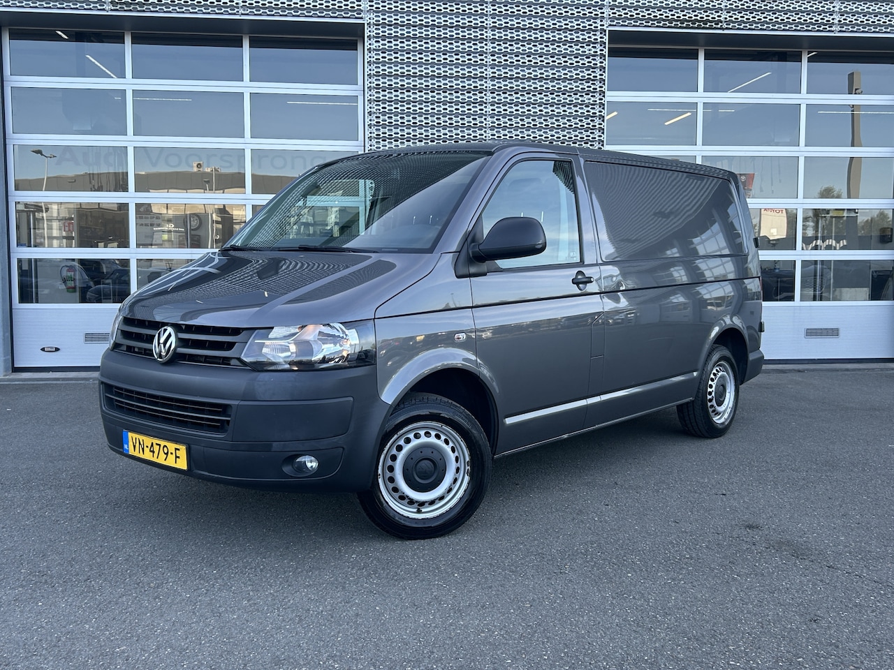 Volkswagen Transporter - Bestelwagen | 2.0 102 pk | 3p voorstoelen | Cruise Control | Navi | MFA | MF Stuur | - AutoWereld.nl