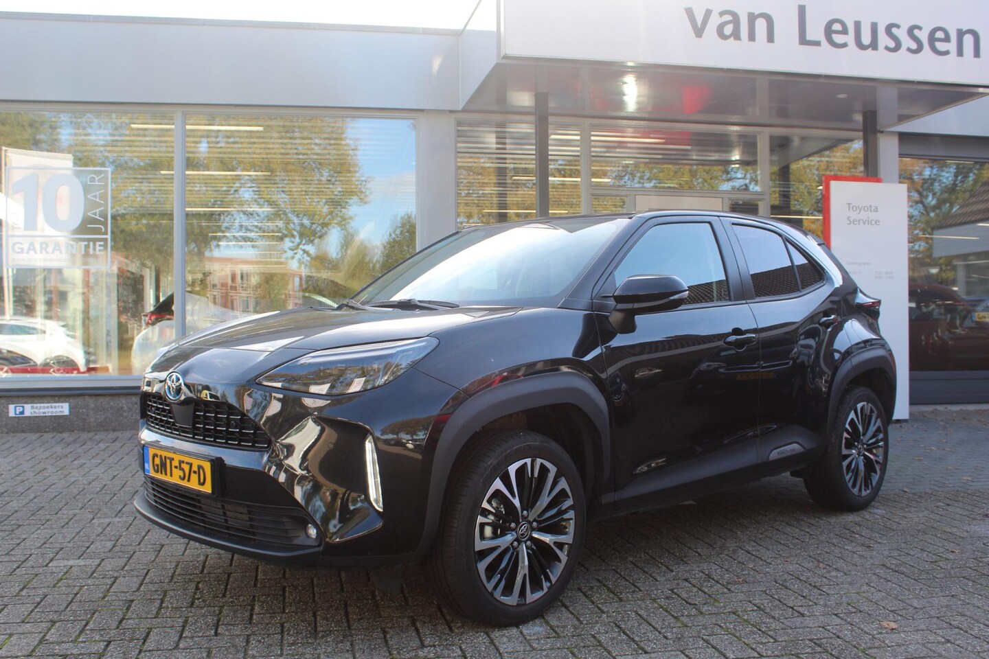 Toyota Yaris Cross - 1.5 HYBRID 115 BUSINESS STOEL/STUURVERW. PARK. SENSOREN V+A DODEHOEKDETECTIE KEYLESS LED L - AutoWereld.nl