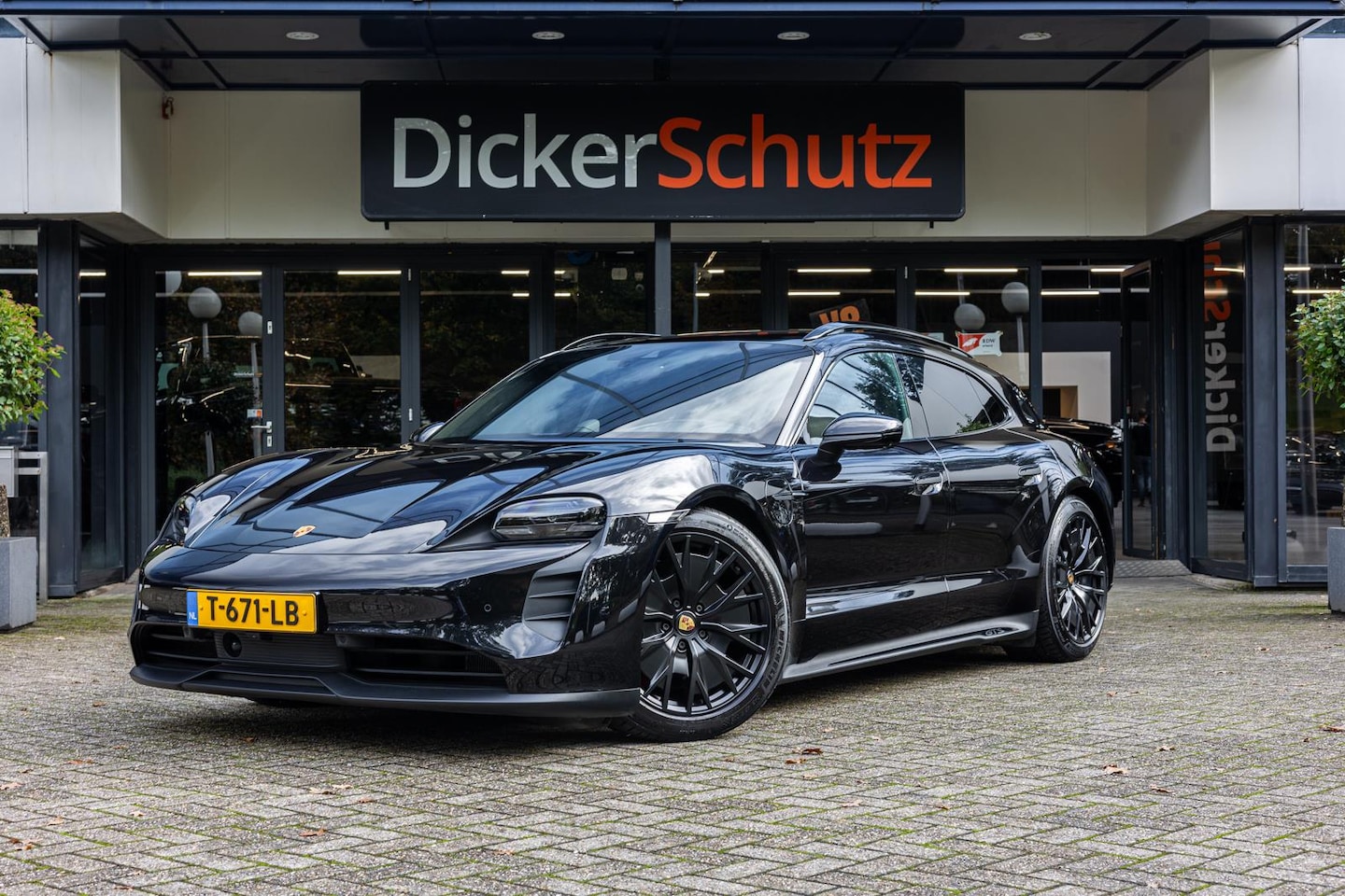 Porsche Taycan Sport Turismo - GTS 93 kWh 598PK - AutoWereld.nl