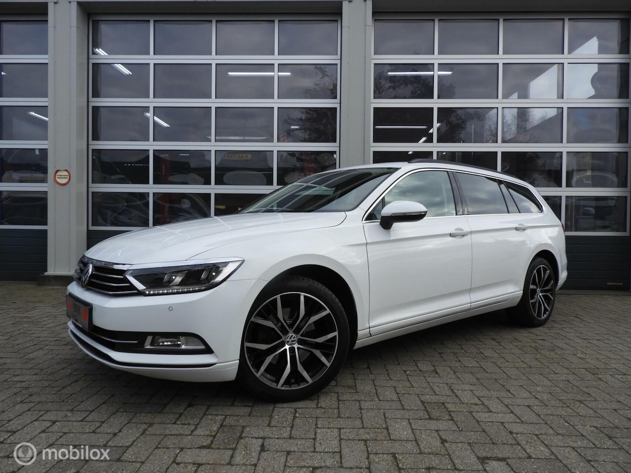 Volkswagen Passat Variant - 1.8 TSI 180 PK - AutoWereld.nl