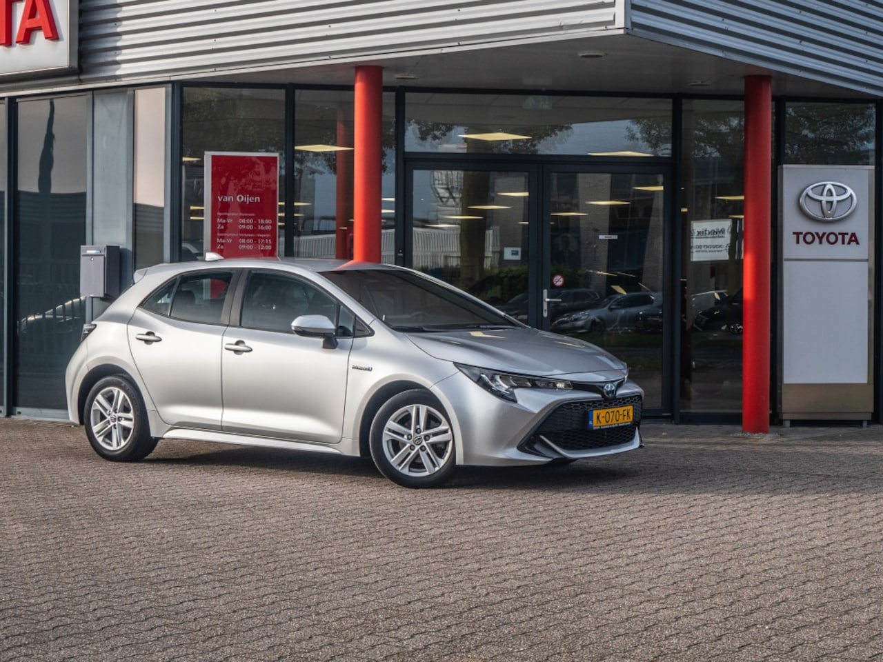 Toyota Corolla - 1.8 Hybrid Business 1.8 Hybrid Business - AutoWereld.nl