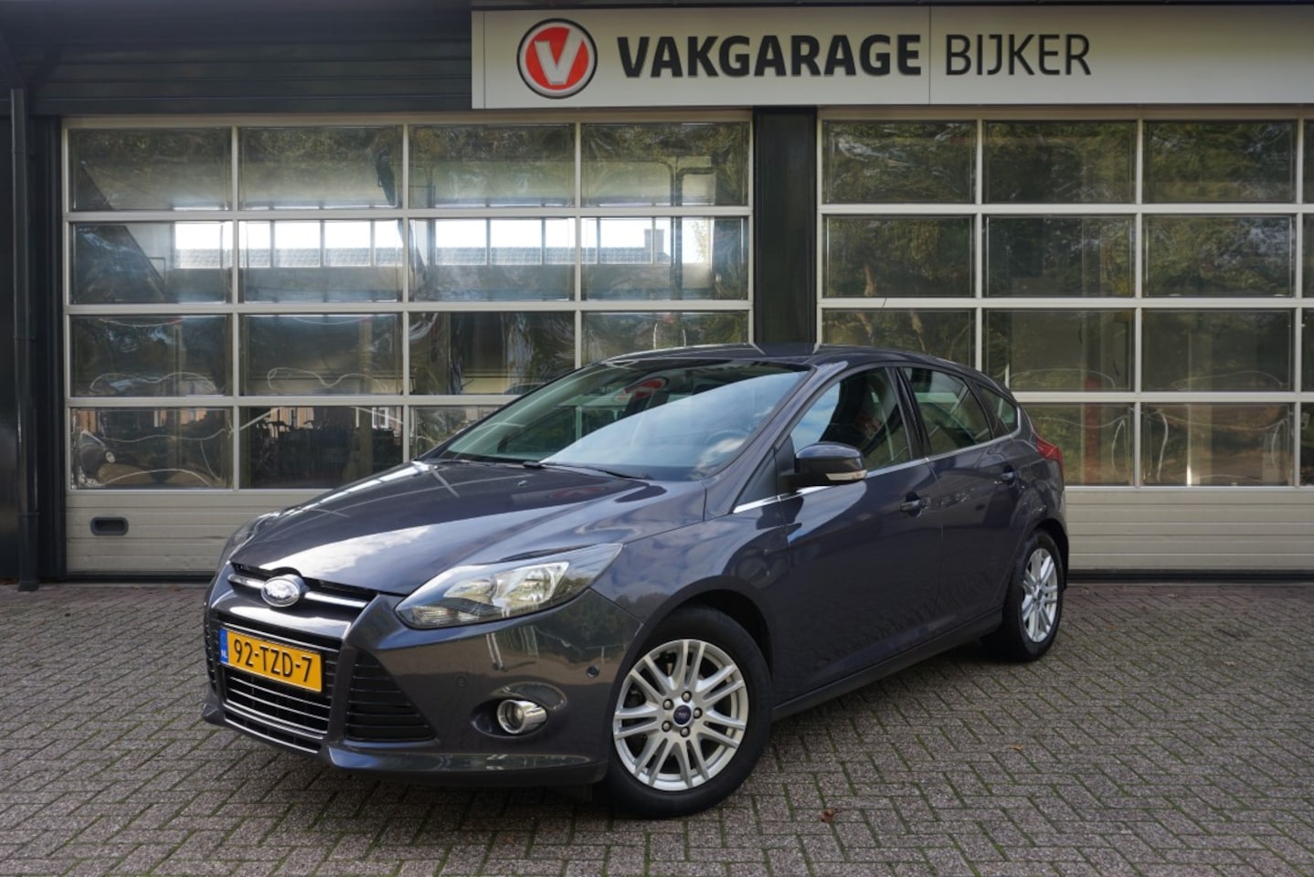 Ford Focus - 1.0 EcoBoost Lease Titanium Trekhaak/Bluetooth/Pdc! - AutoWereld.nl