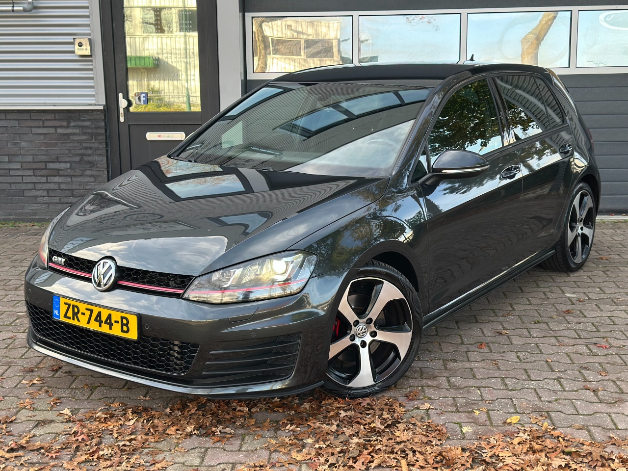 Volkswagen Golf - GTI DSG/CRUISE/XENON - AutoWereld.nl