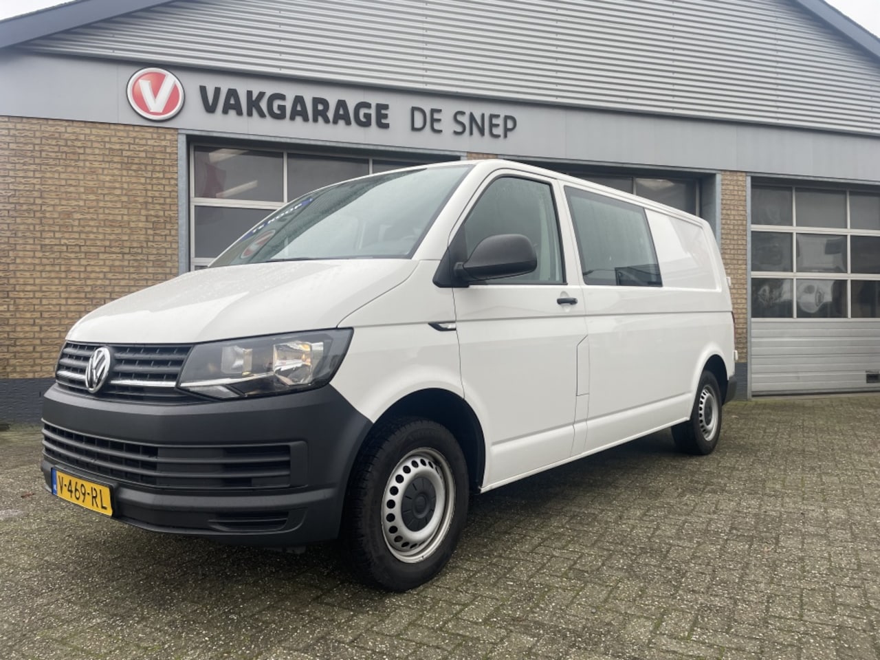 Volkswagen Transporter - 2.0 TDI L2H1 6 Pers. Trekhaak Airco Cruise - AutoWereld.nl