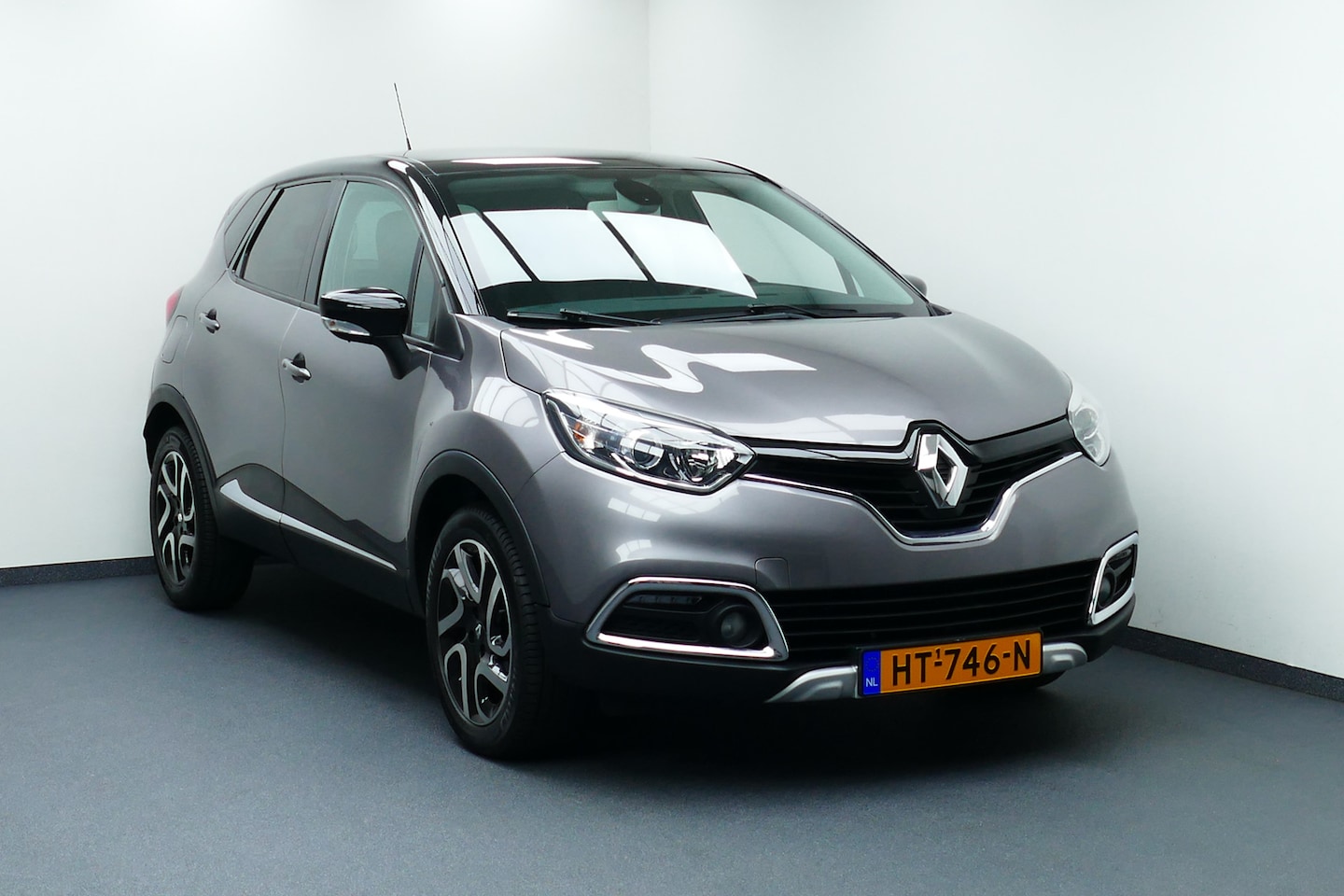 Renault Captur - 0.9 TCe Xmod. Zwart Dak, Leer, Stoelverw, Navi, Camera, Clima, 17"LMV, Haak 1200kg - AutoWereld.nl