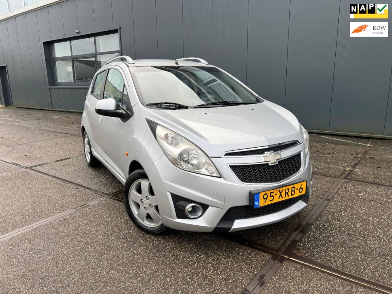 Chevrolet Spark - 1.2 16V LTZ - 1 JAAR APK - AIRCO - ZUINIG - AutoWereld.nl