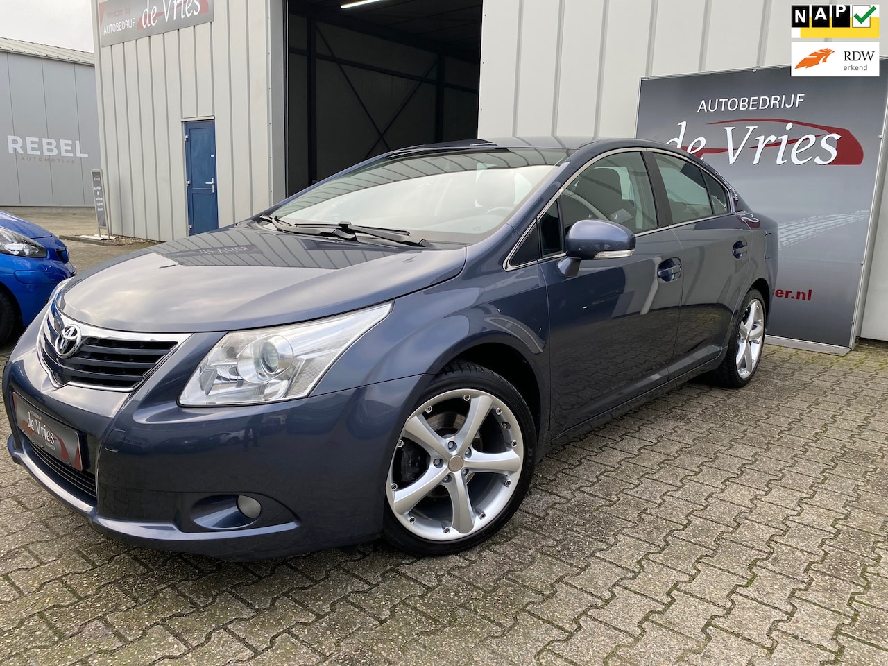 Toyota Avensis - 1.8 VVTi Comfort Limited / Clima / Cruise / Trekhaak - AutoWereld.nl