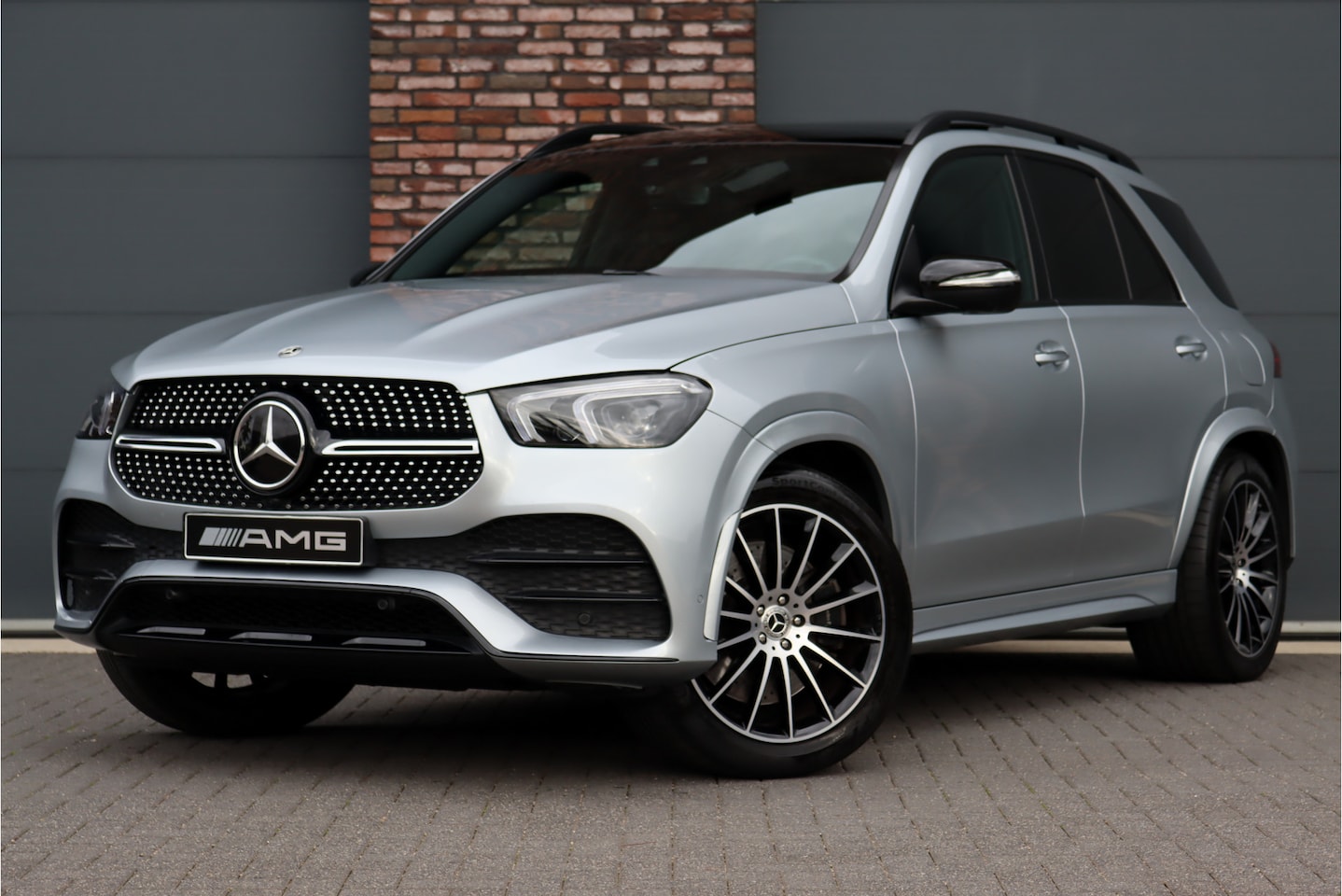 Mercedes-Benz GLE-Klasse - 350 de 4MATIC AMG Line Aut9 | Distronic+ | Trekhaak | Panoramadak | Burmester | Memory | N - AutoWereld.nl