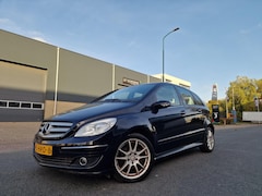 Mercedes-Benz B-klasse - 180 CDI Class AIRCO CRUISE LEDER TREKHAAK 2 X SLEUTELS