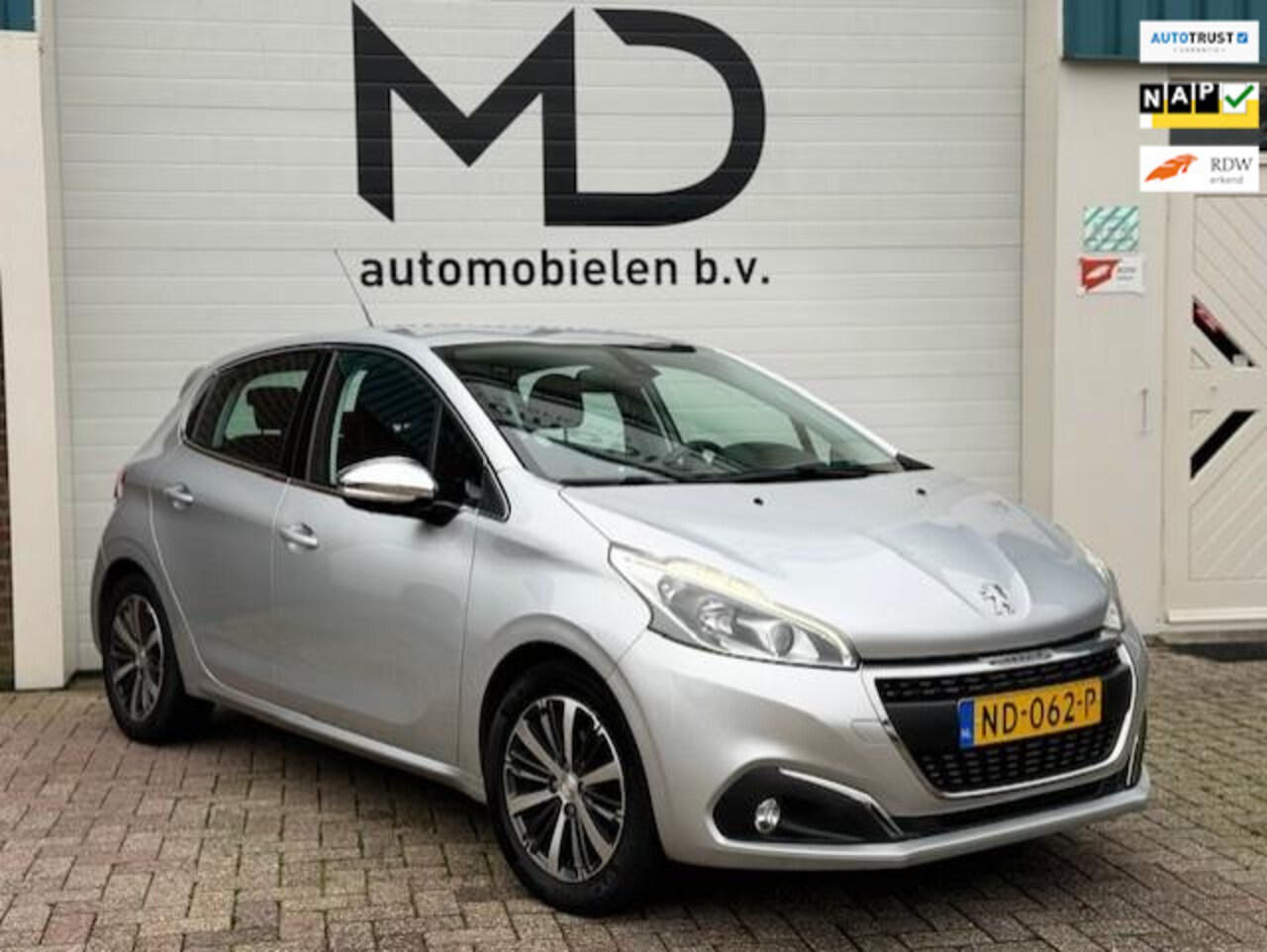 Peugeot 208 - 1.2 PureTech Allure /LED/Navi/Climate/Camera/NAP - AutoWereld.nl