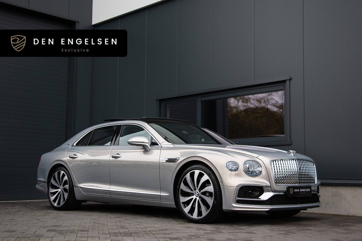 Bentley Flying Spur - 4.0 V8 | First Edition | Massage | Nachtzicht | 360 Cam | ACC | Head Up | Lane & Side Assi - AutoWereld.nl