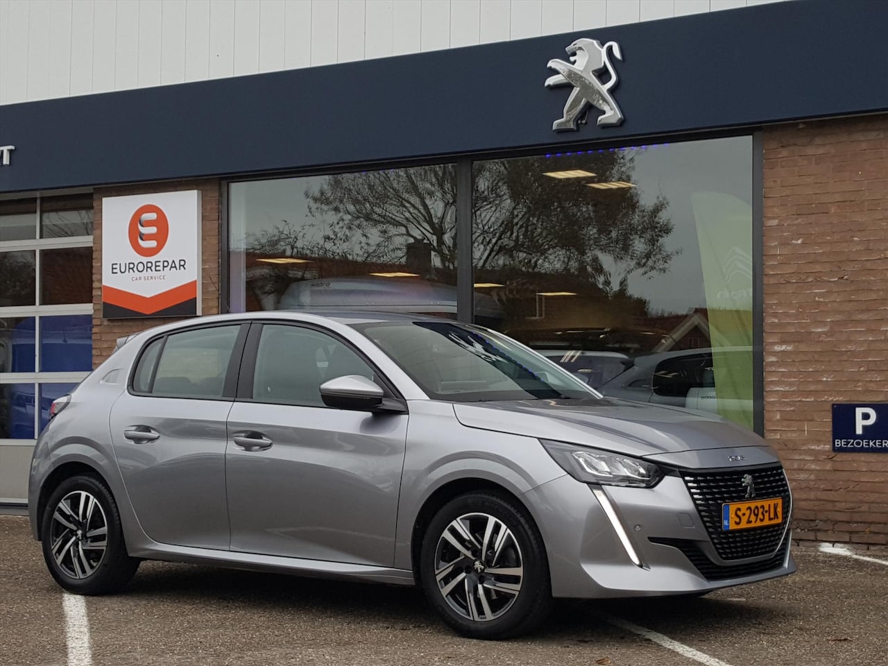 Peugeot 208 - 1.2 PureTech 100pk Allure Cruise Control | Navigatie | Apple CarPlay & Android Auto | Park - AutoWereld.nl