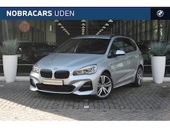 BMW 2-serie Active Tourer - 218i 140 pk M Sport High Executive Automaat / Achteruitrijcamera / Sportstoelen voor / Led